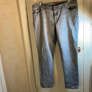 Gray Sasson Jeans Size 16 Silver hardware on front 2 pockets and back